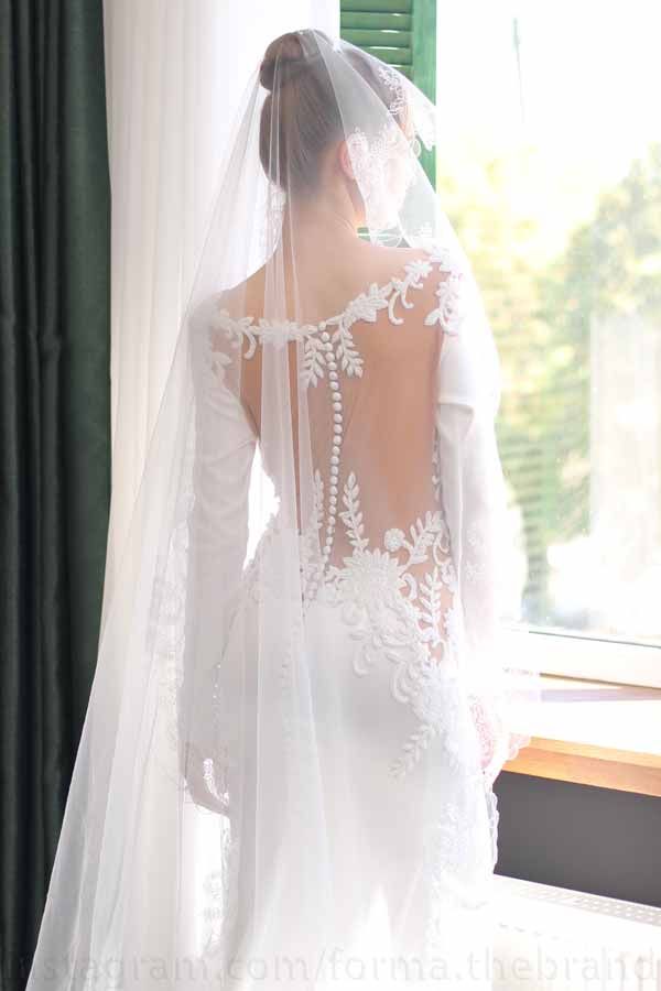 Veil with embroidery