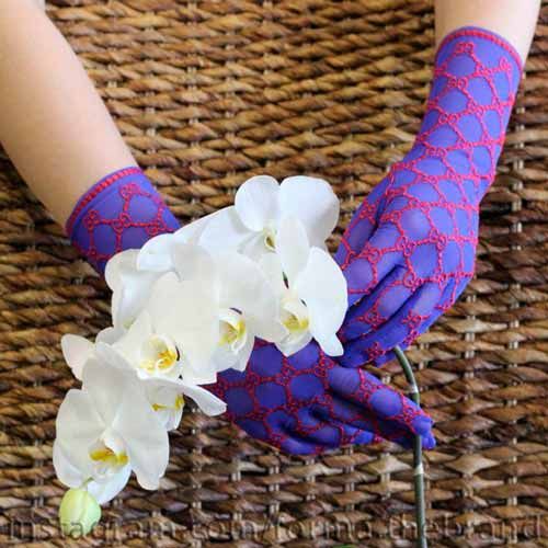 Embroidered gloves