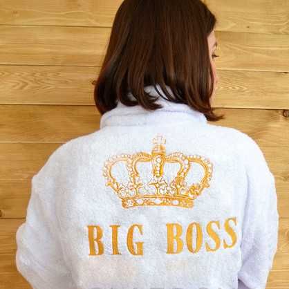 Embroidered bathrobe