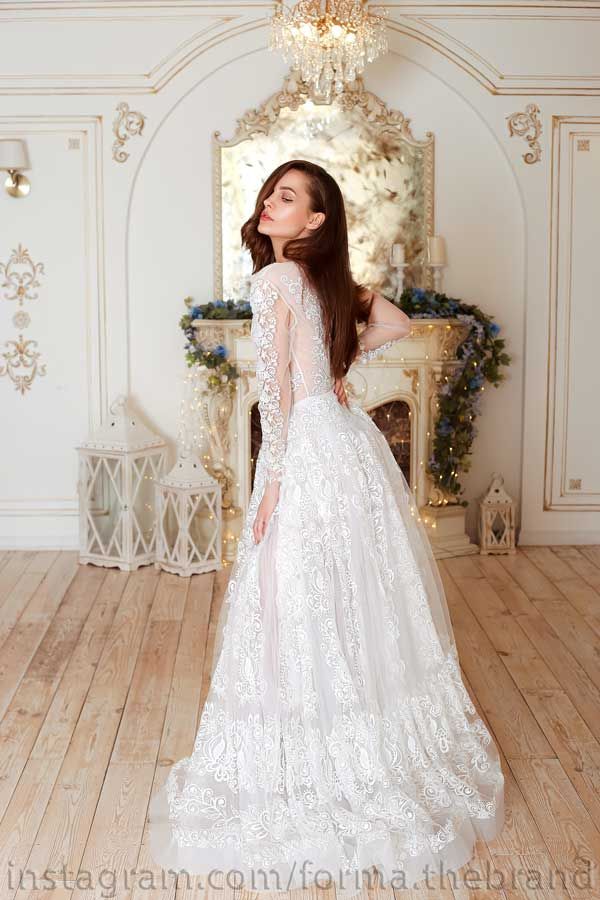 Brautkleid mit Stickerei